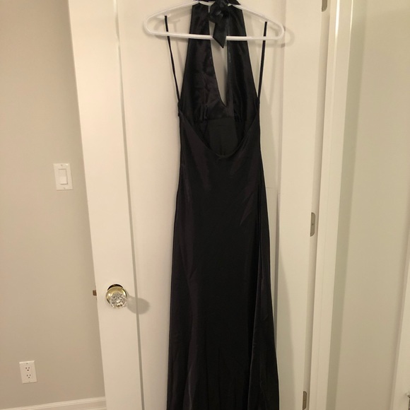 Floor length black satin evening gown - Picture 2 of 2